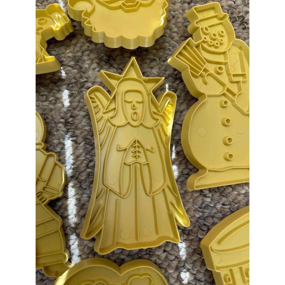VINTAGE STANLEY HOME PRODUCTS‎ COOKIE CUTTER SET 7 XMAS SANTA ASTRONAUT DRUM - Picture 6 of 11